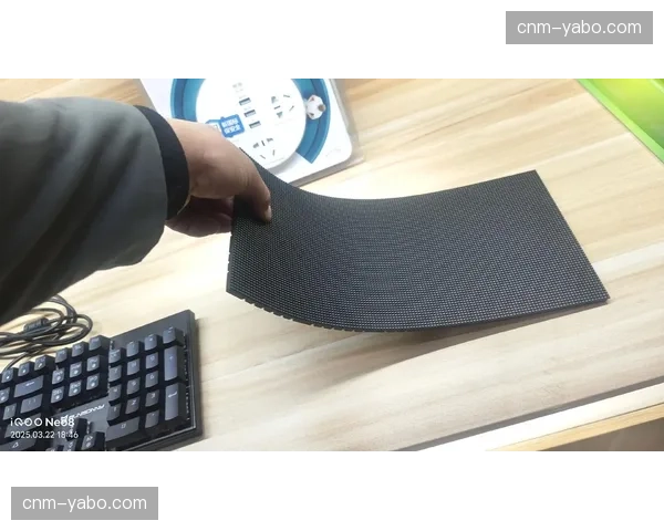 柔性LED围栏屏接入实时制播指令 赞助画面展现与高光时刻同步