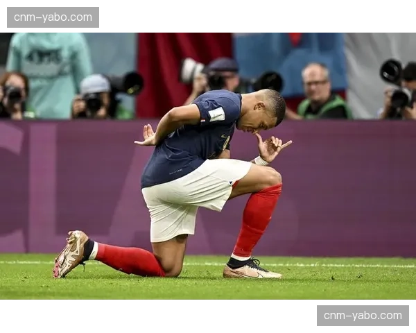 I组高卢雄鸡深陷泥沼，中卫组合漏洞百出令人担忧